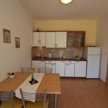 Apartment Petar 2 *